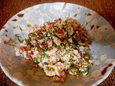 赤カブの葉と鶏ひき肉のそぼろ